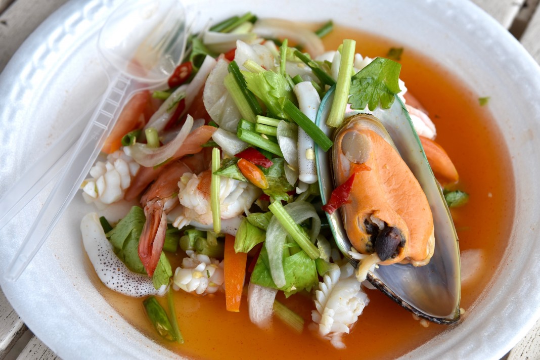 Where to eat in Cha am Thailand. Travelfish