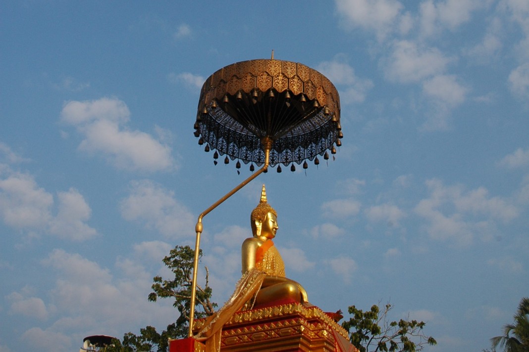 All shiny at Wat That Phanom. Photo by: Stuart McDonald.