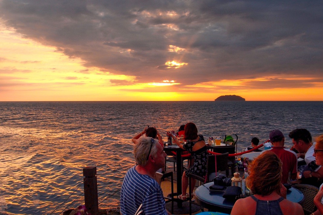 Grab a Tanjung Aru sunset. Photo by: Sally Arnold.