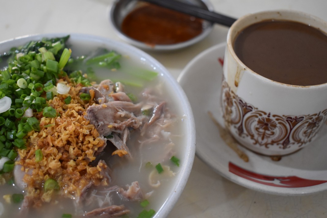 A double dose of artery hardening at Bihun Bebek Asie. Photo by: Stuart McDonald.