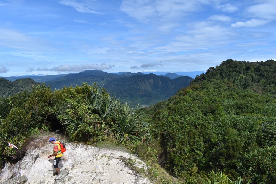 The vast reaches of Gunung Leuser National Park run off to the north. Photo by: Stuart McDonald.