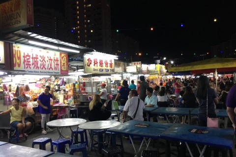 Settle in at Gurney Night Market. Photo by: Sally Arnold.