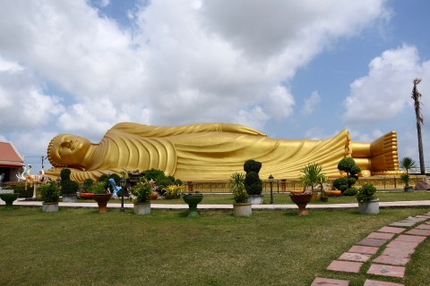 Wat Laem Pho's striking Buddha image. Photo by: David Luekens.